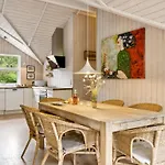 Merina - 700m From The Sea By Interhome Nyaraló *